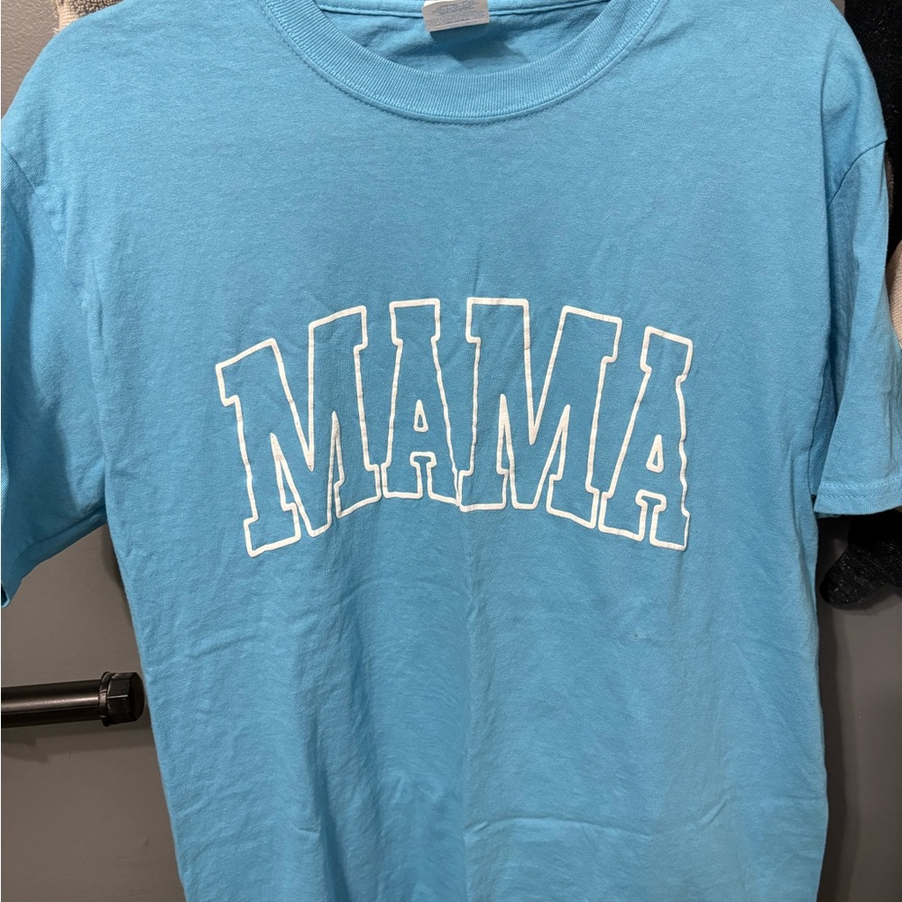 Port and Company Light Blue Puff print 'MAMA' Tee